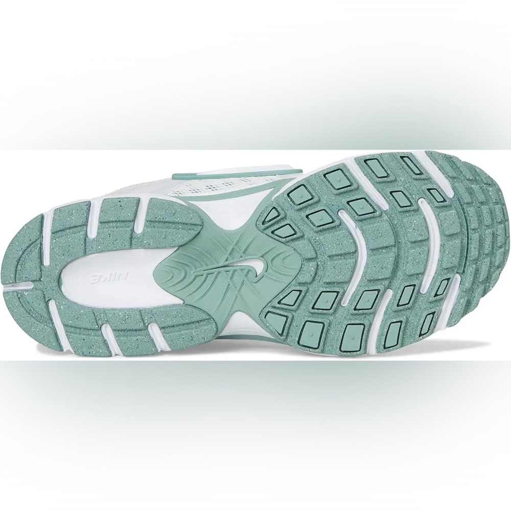 NWT Nike Women's White and Teal V5 RNR Sneakers - Picture 3 of 9